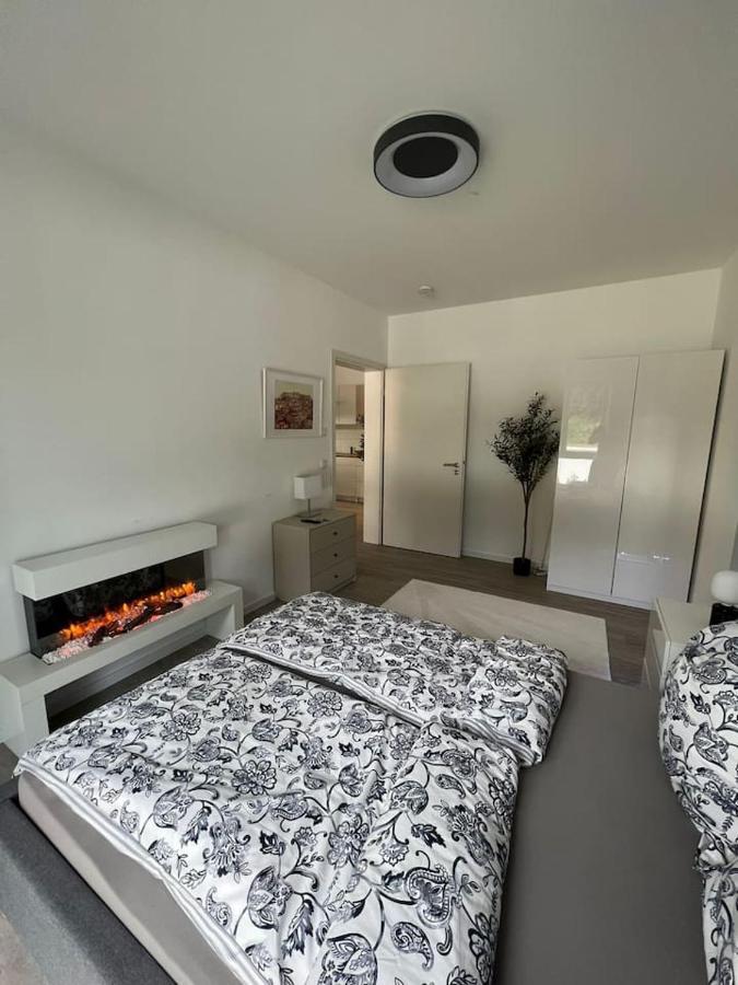 Luxurioeses Apartment,Neubau, 4 Personen, Parkplatz, Griechischer Stil Bochum Buitenkant foto