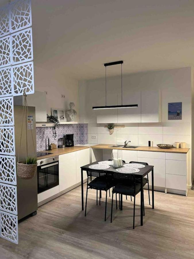Luxurioeses Apartment,Neubau, 4 Personen, Parkplatz, Griechischer Stil Bochum Buitenkant foto