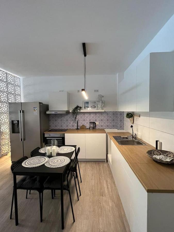 Luxurioeses Apartment,Neubau, 4 Personen, Parkplatz, Griechischer Stil Bochum Buitenkant foto